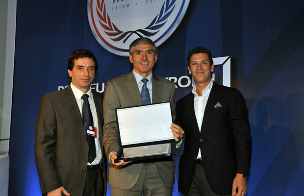 Usiminas é premiada pela PSA Peugeot Citroën