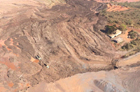 Rompimento de barragem provoca vítimas em mina de ferro