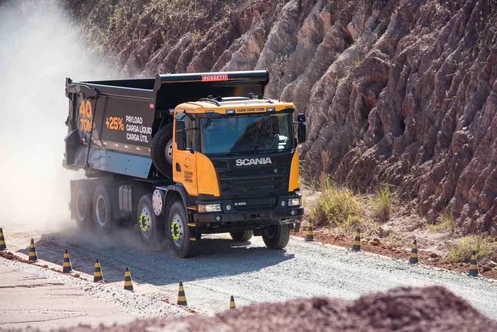 SCANIA LANÇA NOVO OFF ROAD PARA 40 T DE CARGA LÍQUIDA