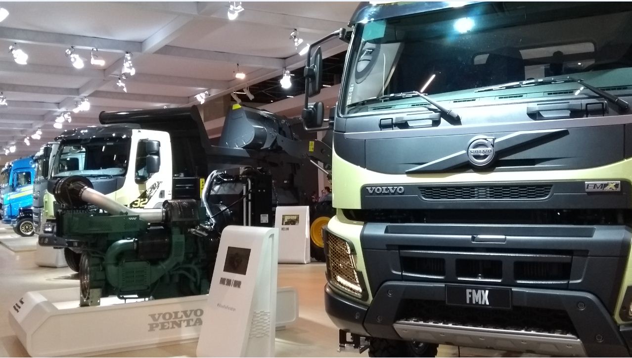 CAMINHÕES, SERVIÇOS EQUIPAMENTOS: A SINERGIA DA VOLVO NA FENATRAN