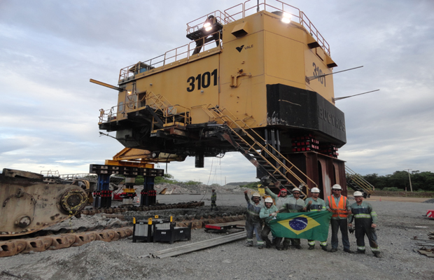 ALTEAMENTO DE ESCAVADEIRA DE MINERAÇÃO