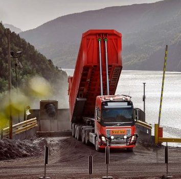 CAMINHÕES EM ALTA: VOLVO AVANÇA NOS PESADOS