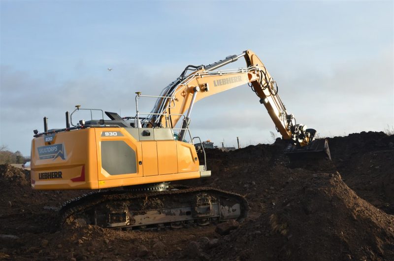 LIEBHERR DOBRA VENDAS DE ESCAVADERIAS NA SUÉCIA