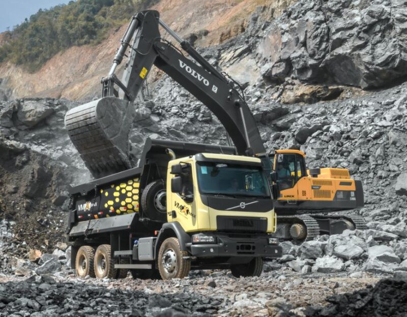 MÁQUINAS E CAMINHÕES VOLVO NA EXPOSIBRAM - Revista In The Mine