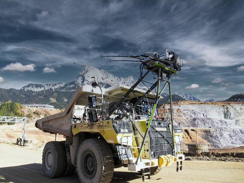 LIEBHERR EM ROTA DE CONVERSÃO