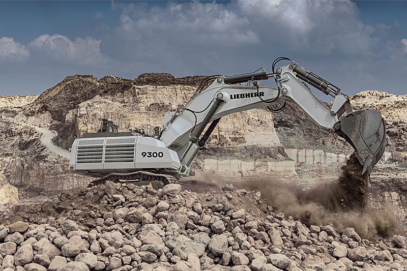 LIEBHERR LANÇA NOVA ESCAVADEIRA DE MINERAÇÃO PARA 250 T