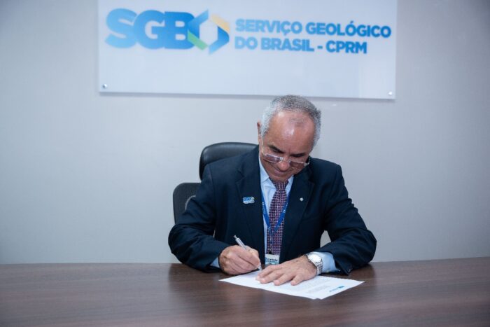 Valdir Silveira - diretor geologia- SGB