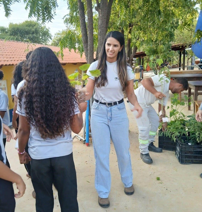 MGLIT CRIA VIVEIRO DE MUDAS NATIVAS NO VALE DO JEQUITINHONHA