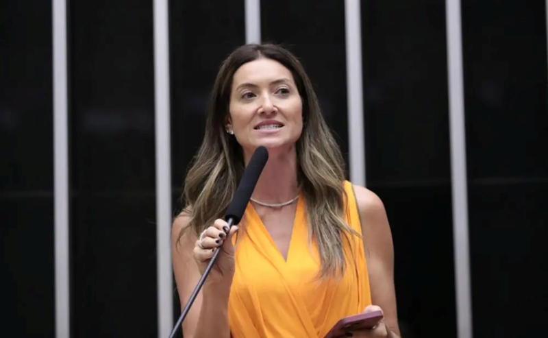 GREYCE ELIAS DEFENDE IGUALDADE NA MINERAÇÃO