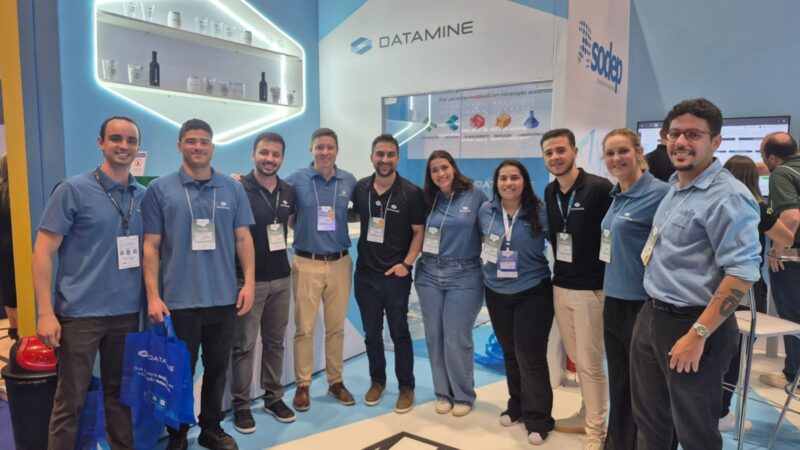 SOFTWARES DATAMINE  QUE INTEGRAM CADEIA DE MINERAÇÃO NA EXPOSIBRAM