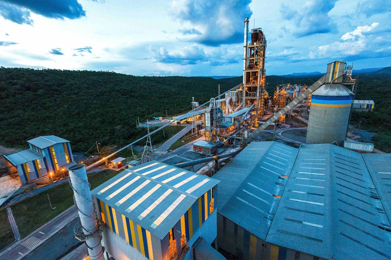 VOTORANTIM CIMENTOS CRESCE E AMPLIA INVESTIMENTOS