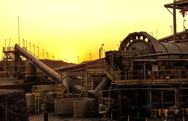 AURA ALMAS ALCANÇA PADRÃO GLOBAL EM CIANETO