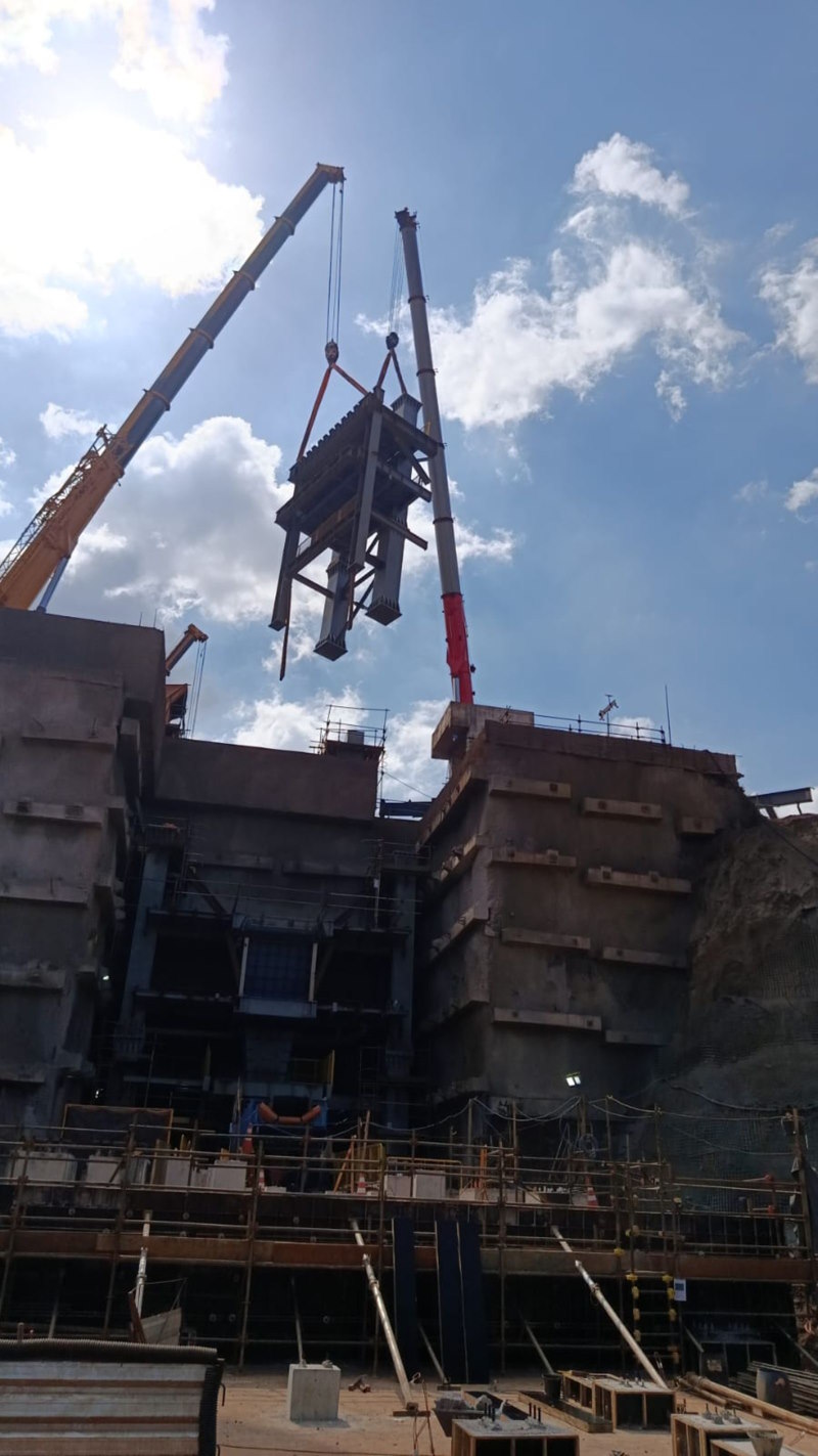 INSTALAÇÃO DE COMPONENTES DE BRITAGEM PRIMÁRIA