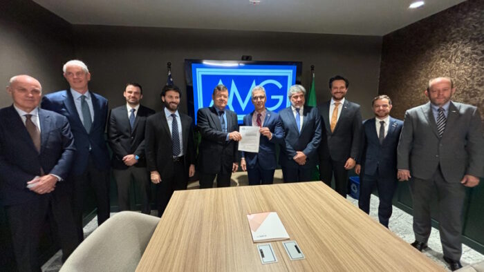 Assinatura de Memorando de Entendimento, em 2024, com o Governo de MG para expansão da AMG - Governo de Minas/Divulgação