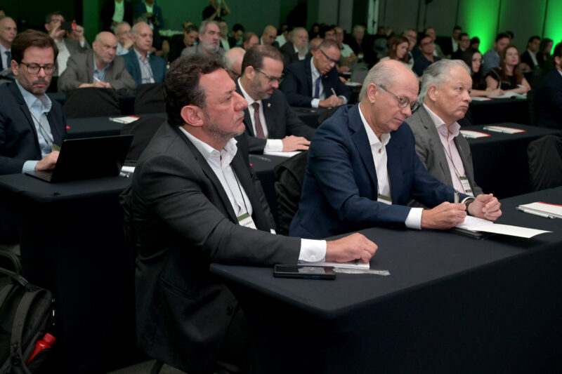 DEBATE SOBRE FINANCIAMENTO E INDUSTRIALIZAÇÃO DOS MINERAIS CRÍTICOS